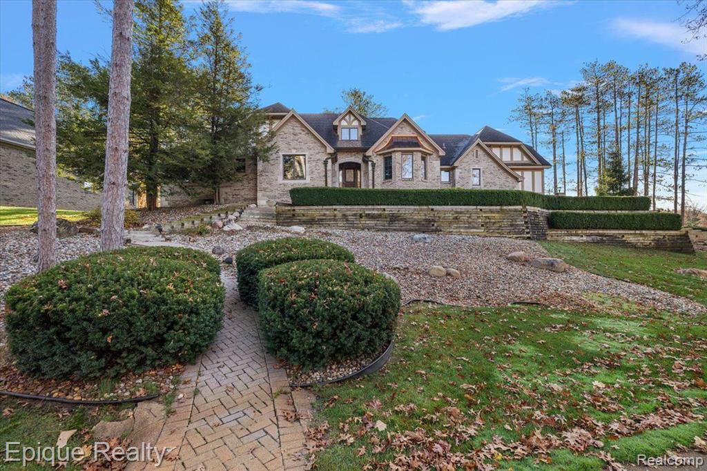 1753 Berwick Court