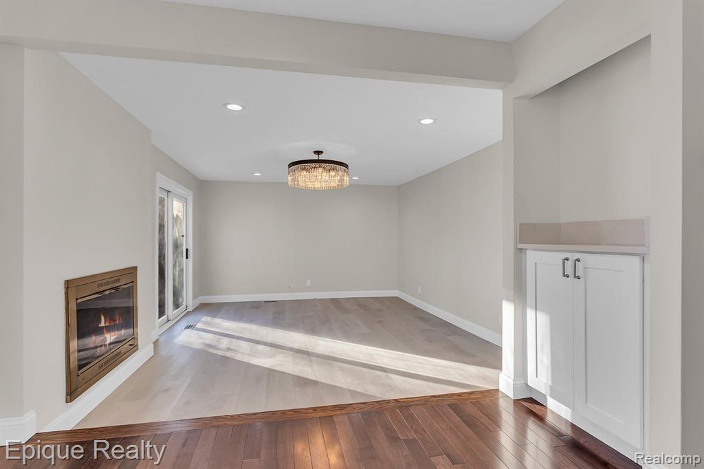 2988 Parliament Drive