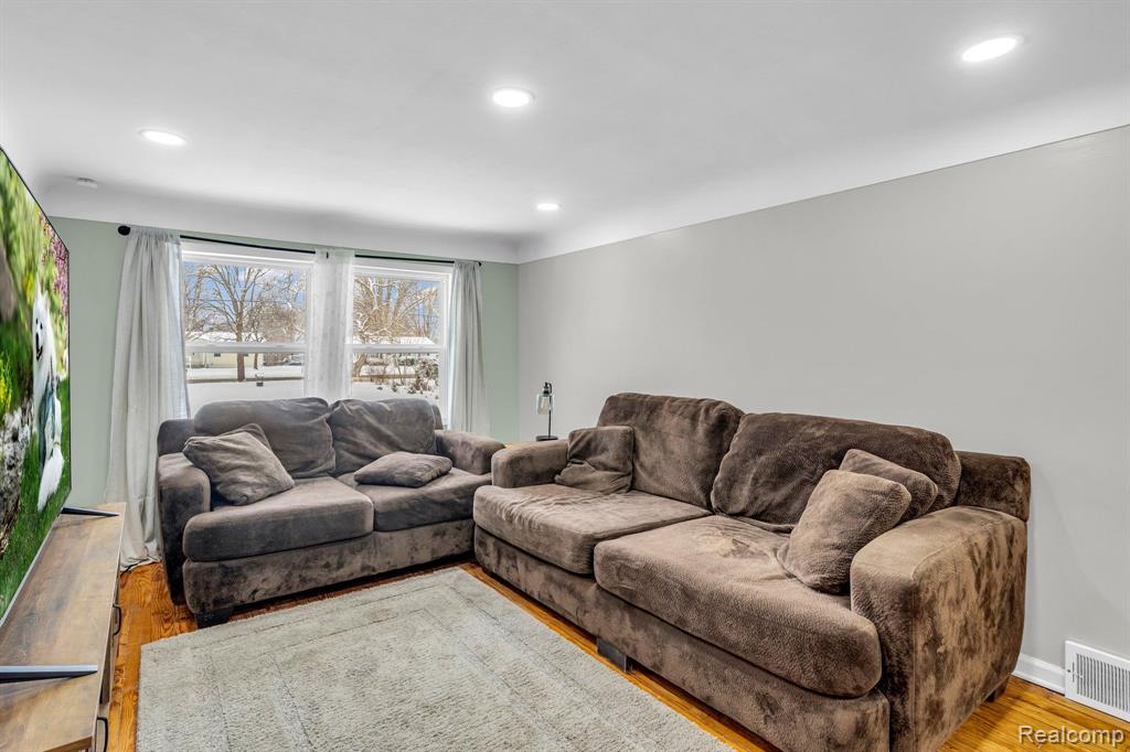 557 Michigan Avenue