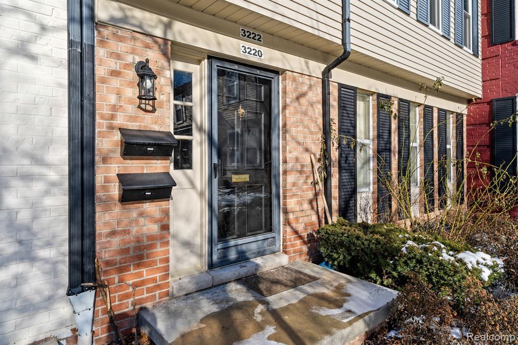 3222 Bolgos Circle