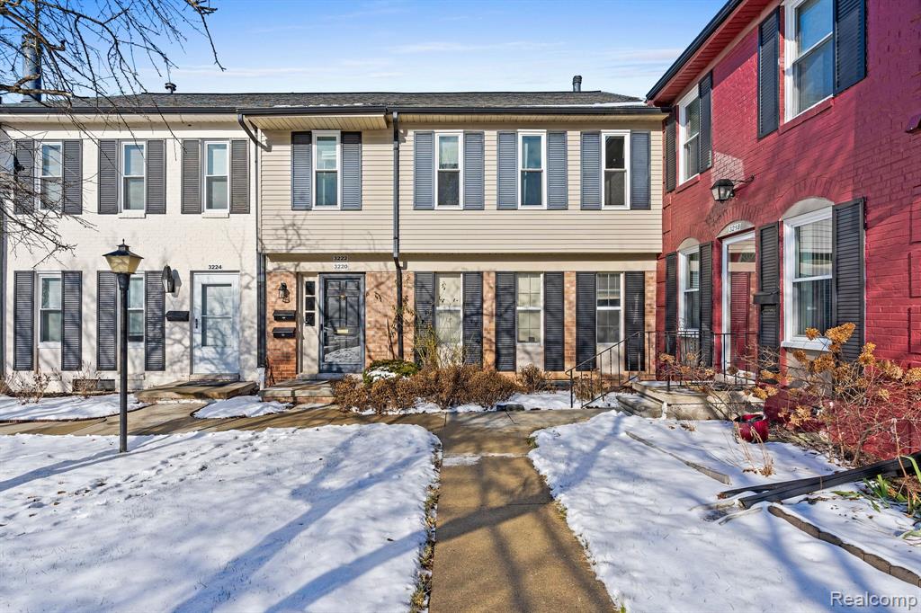 3222 Bolgos Circle