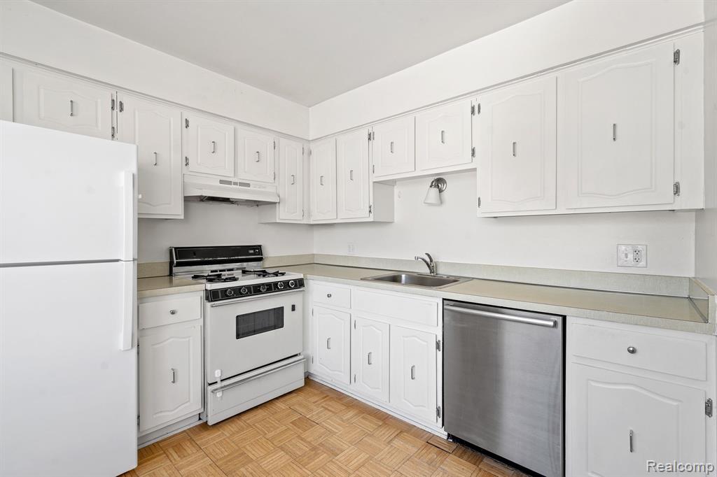 3222 Bolgos Circle
