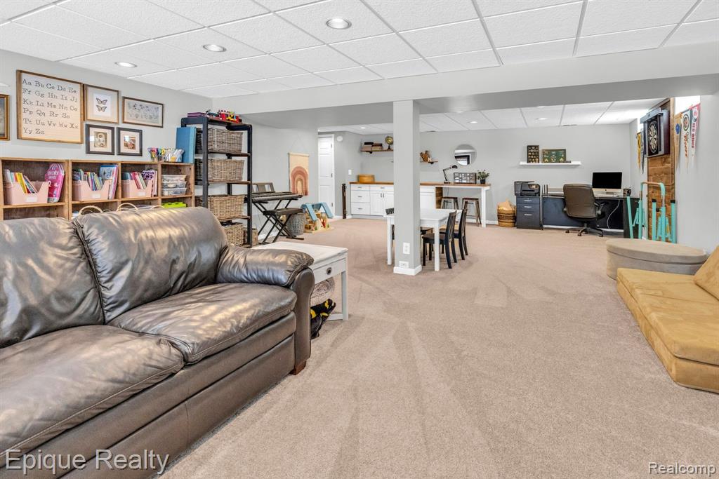 10438 Bigelow Road