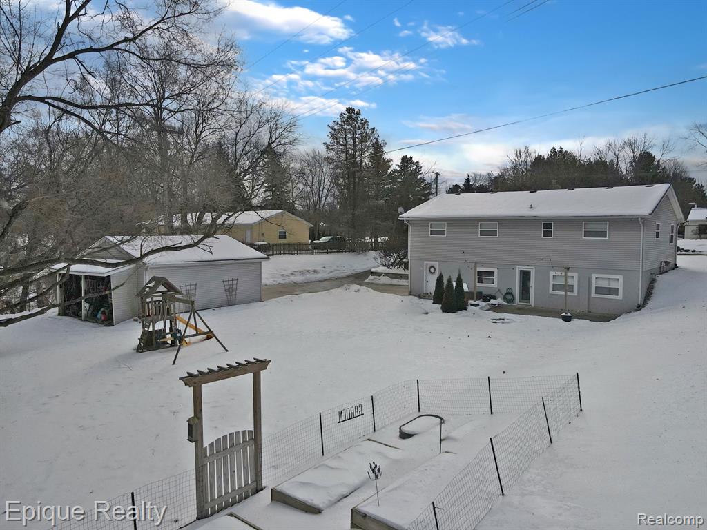 10438 Bigelow Road