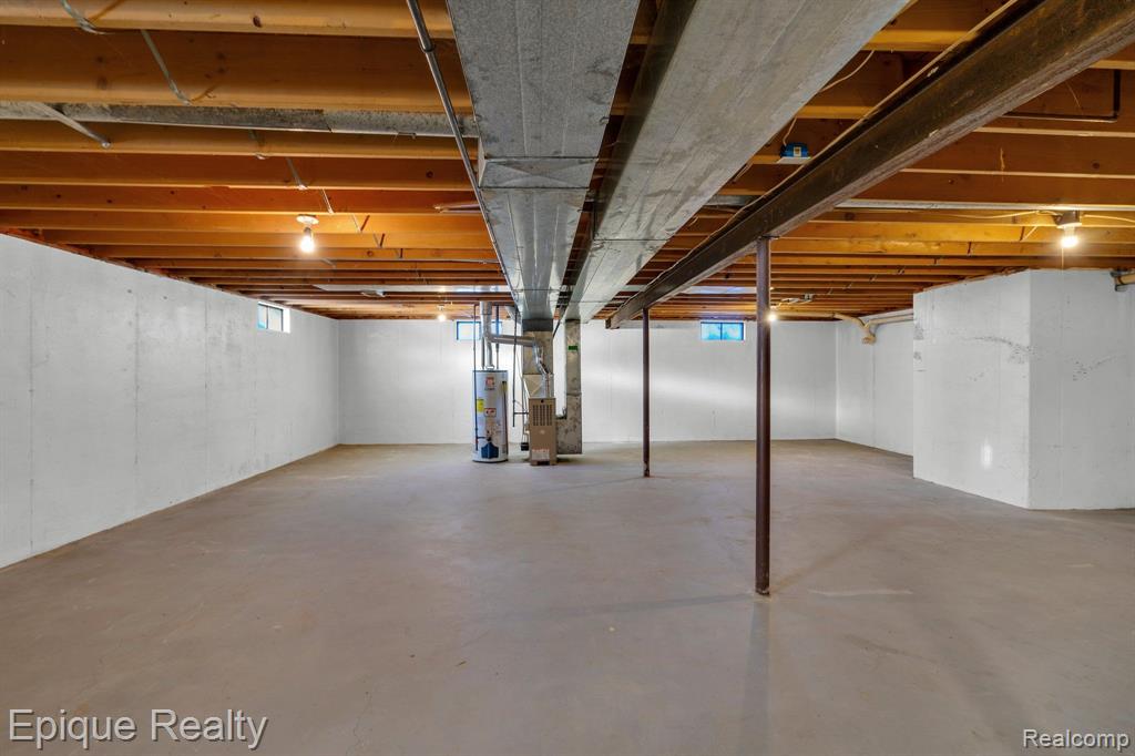 9379 N Linden Road