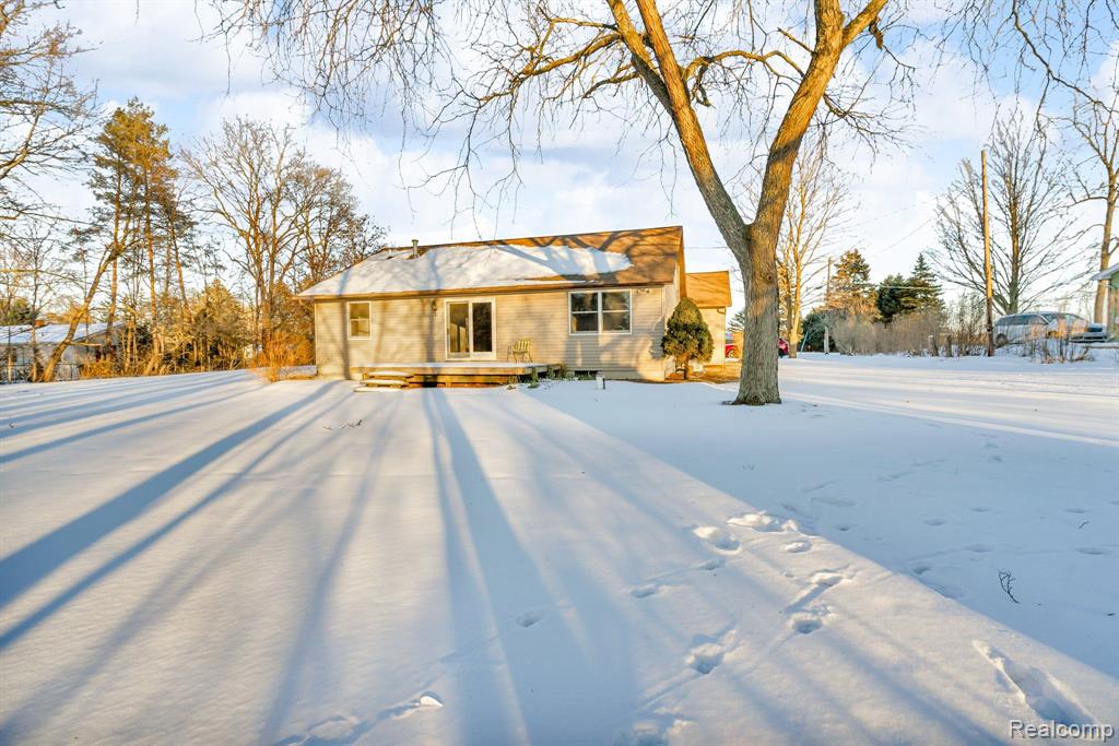 9379 N Linden Road