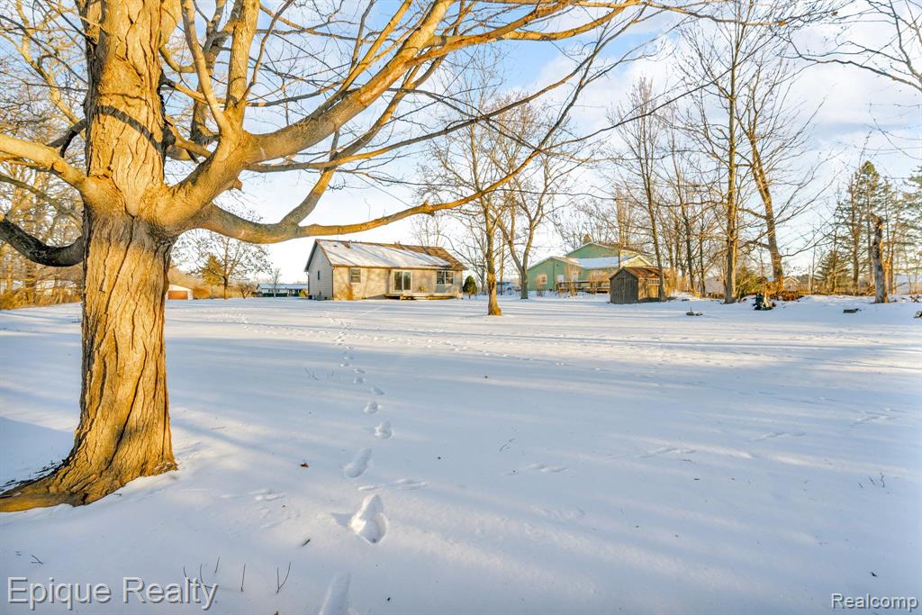 9379 N Linden Road