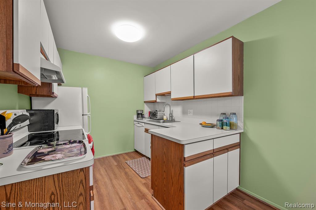1438 W Webster Road