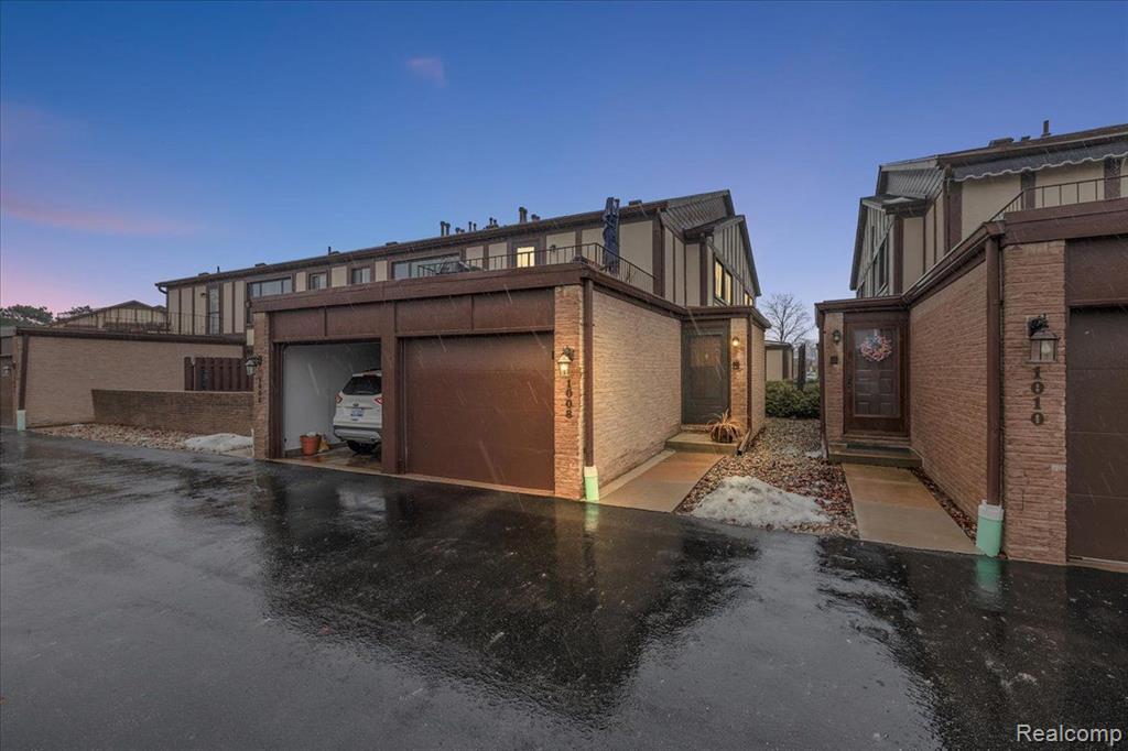 1008 Country Club Drive
