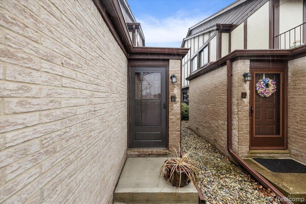 1008 Country Club Drive