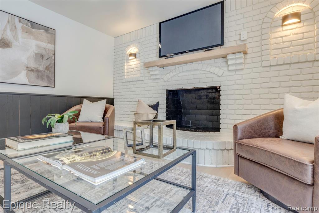 1499 W Horseshoe Bend Drive
