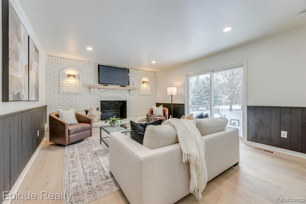 1499 W Horseshoe Bend Drive