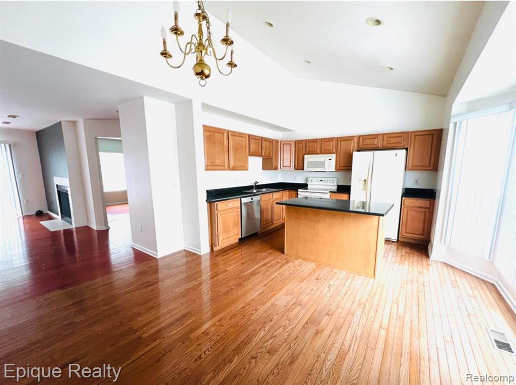 6959 Edgewater Drive
