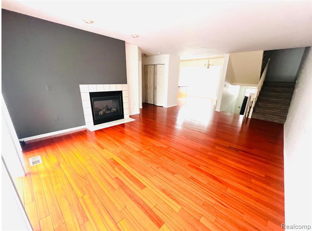 6959 Edgewater Drive