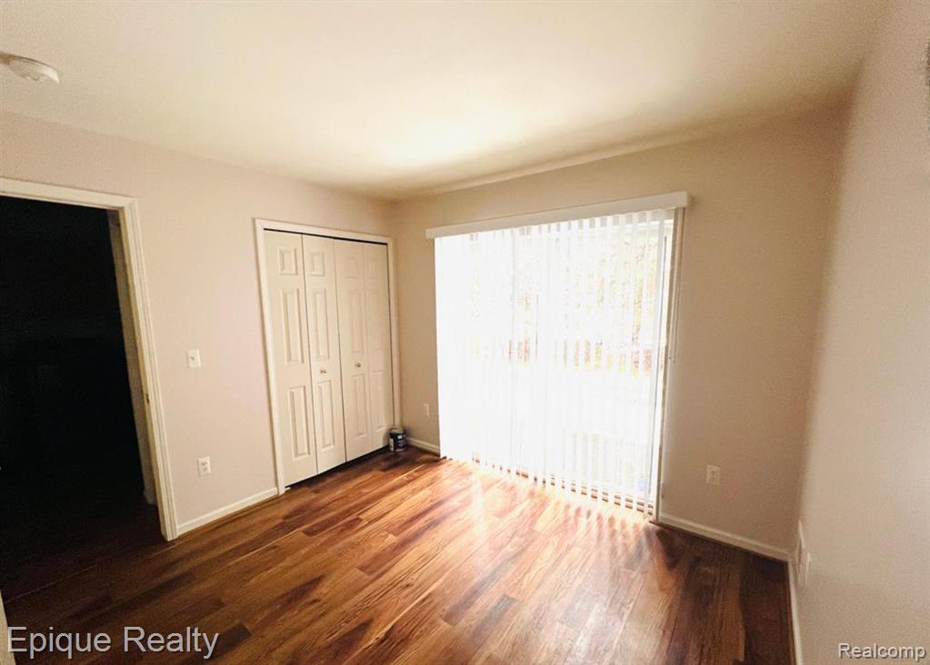 6959 Edgewater Drive