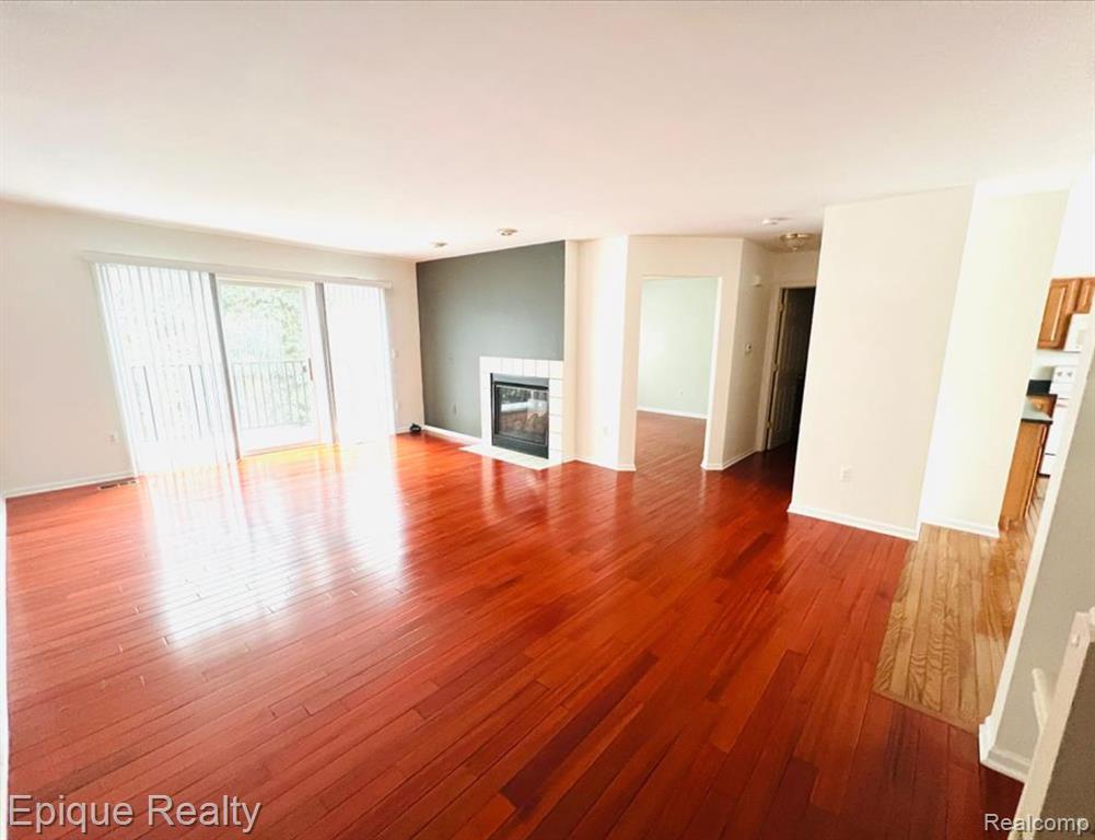 6959 Edgewater Drive