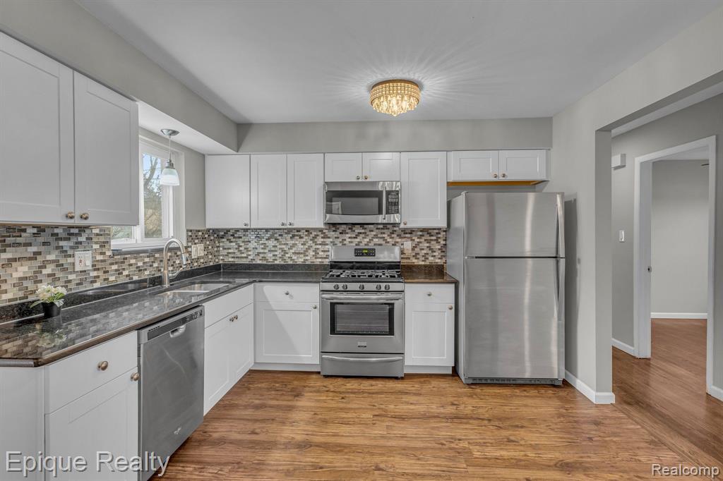 18280 Kinloch