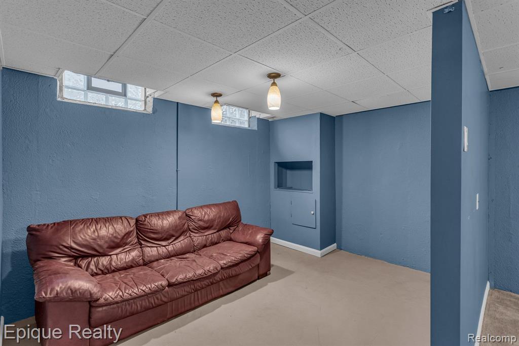 18280 Kinloch
