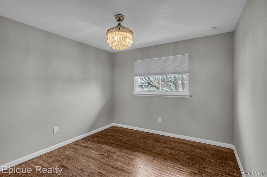 18280 Kinloch