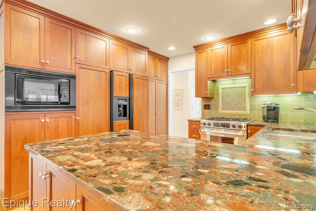 8378 Old Plank Road