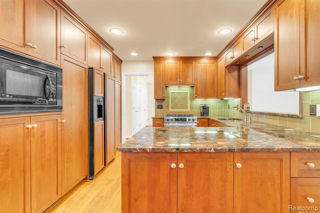 8378 Old Plank Road