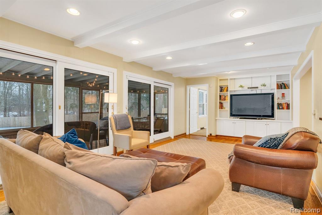 8378 Old Plank Road
