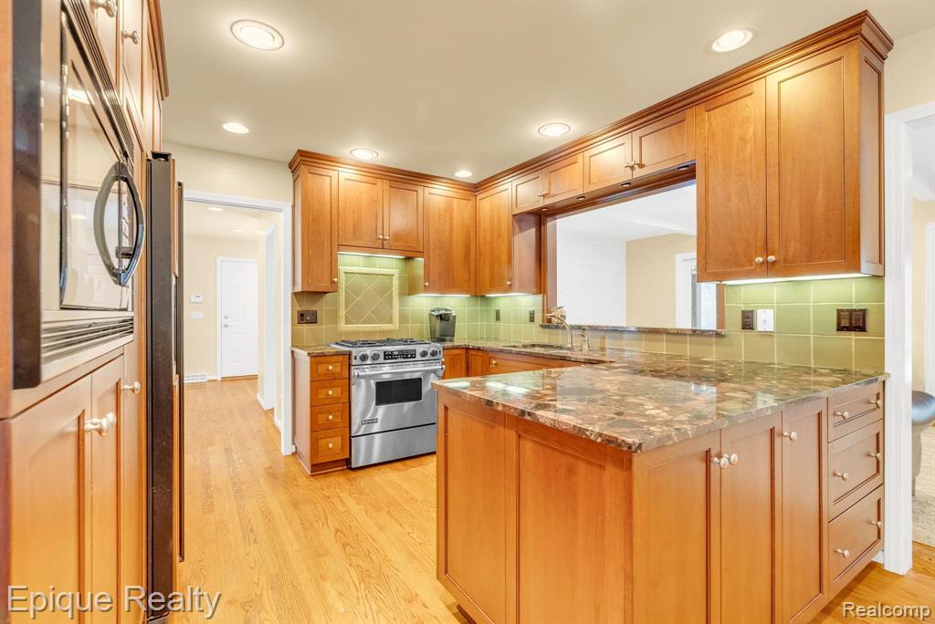 8378 Old Plank Road
