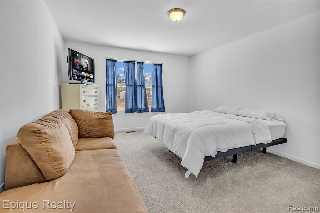 10169 Swan Lake Circle