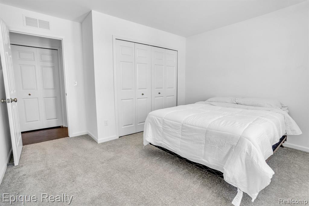10169 Swan Lake Circle