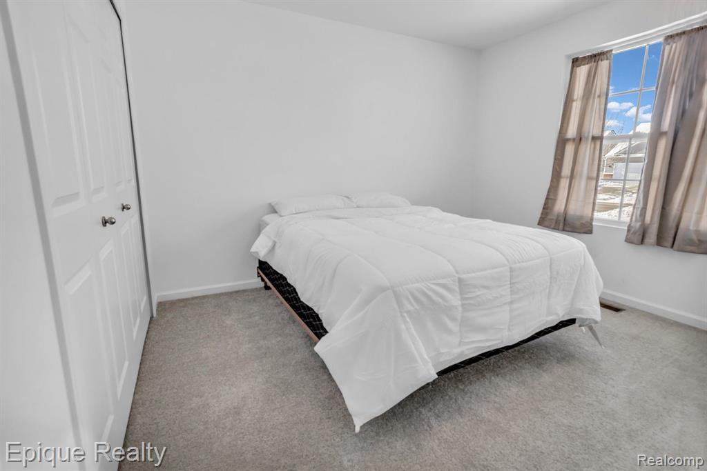 10169 Swan Lake Circle
