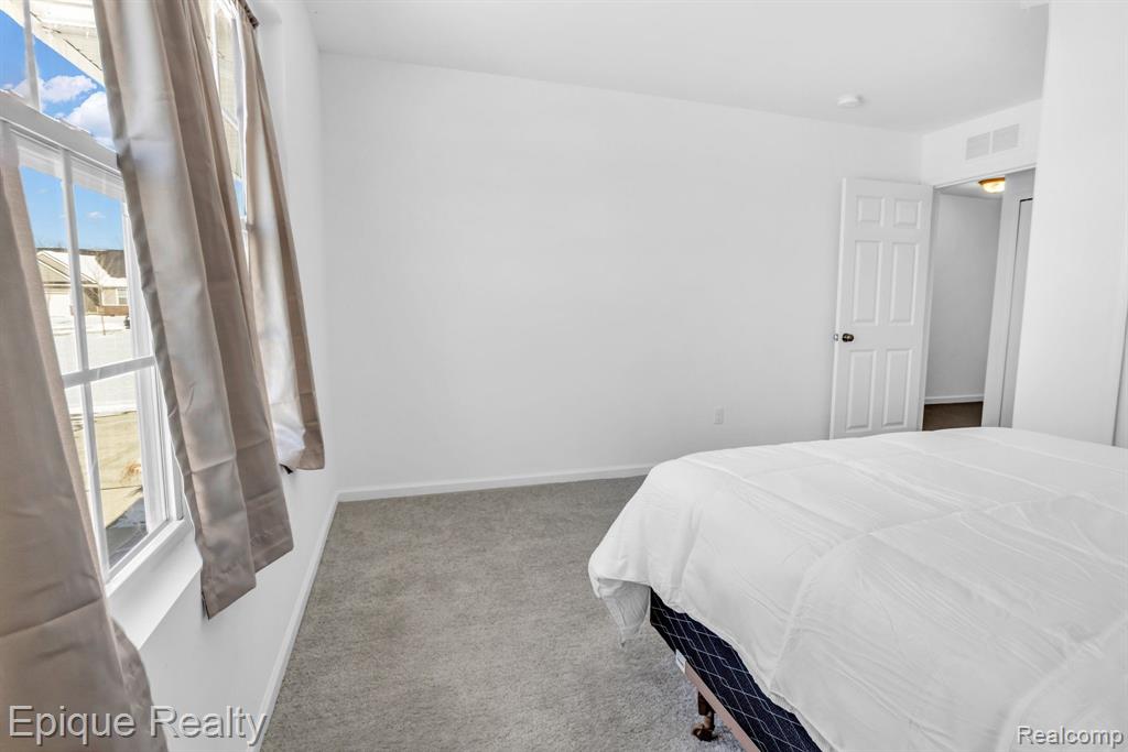 10169 Swan Lake Circle