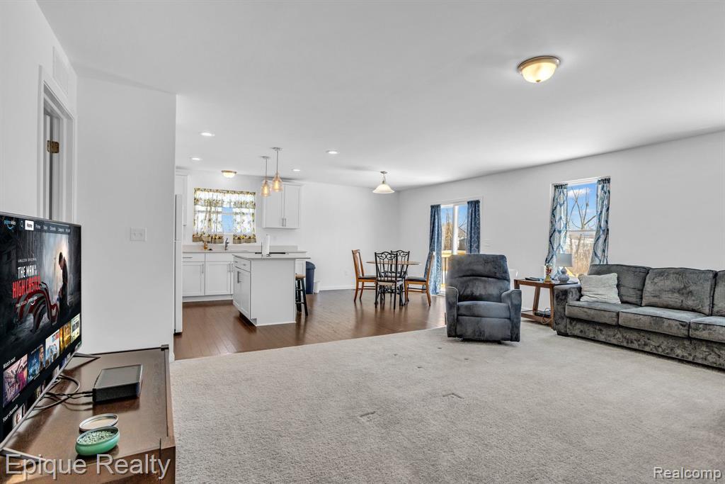 10169 Swan Lake Circle
