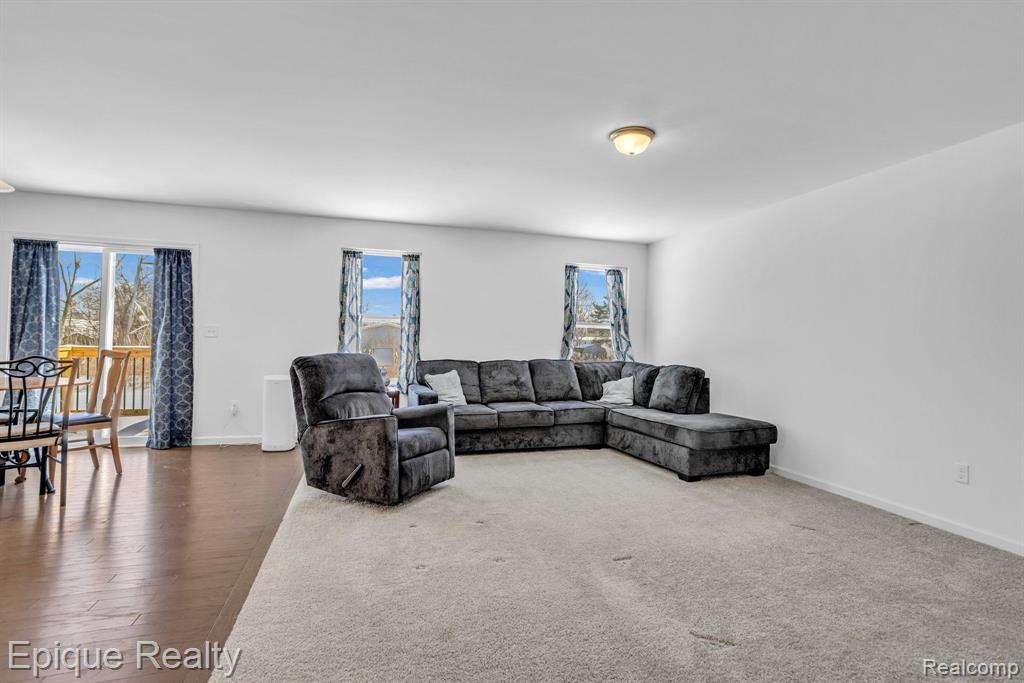 10169 Swan Lake Circle