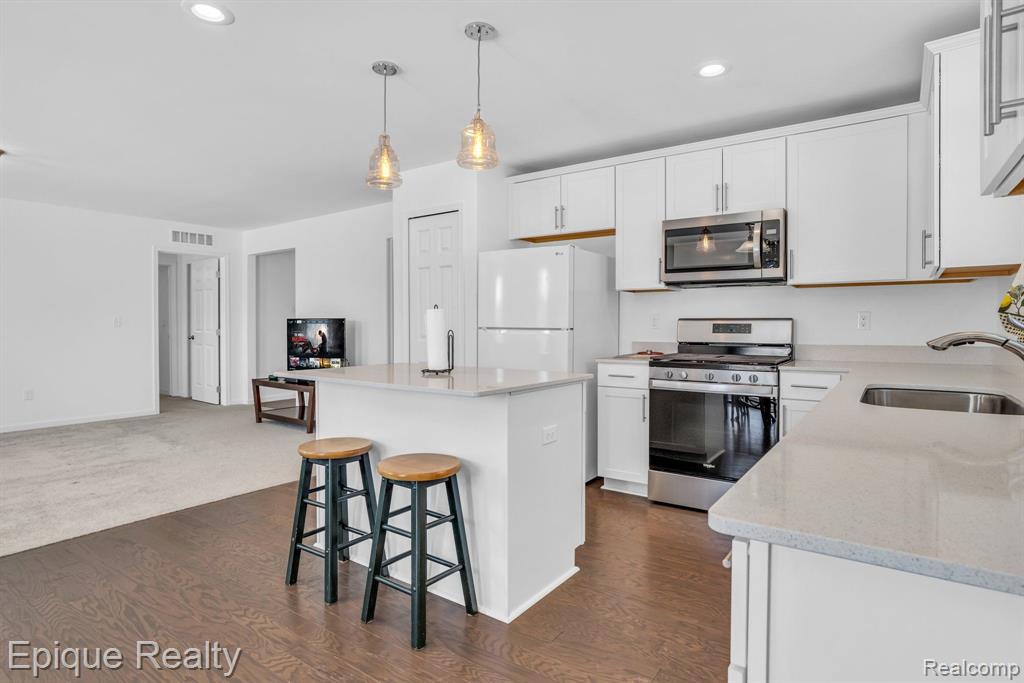 10169 Swan Lake Circle