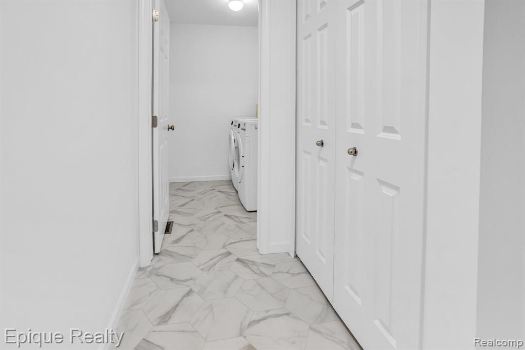 10169 Swan Lake Circle