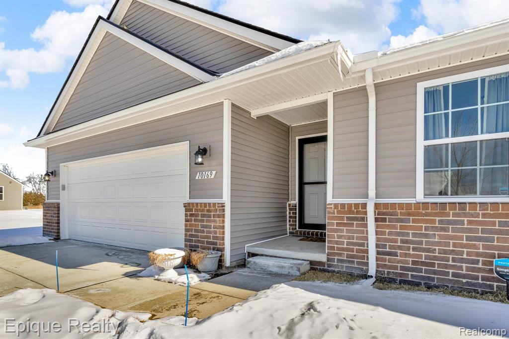 10169 Swan Lake Circle