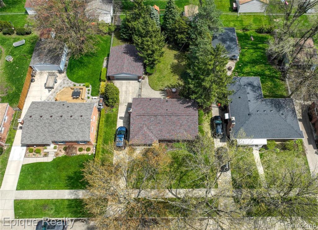 9290 Louisiana Street