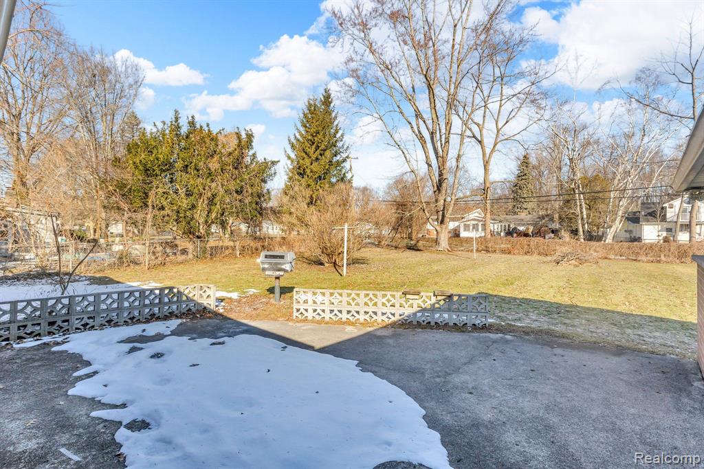 3318 Metcalf Road