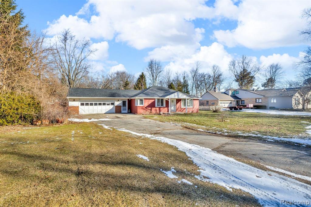 3318 Metcalf Road
