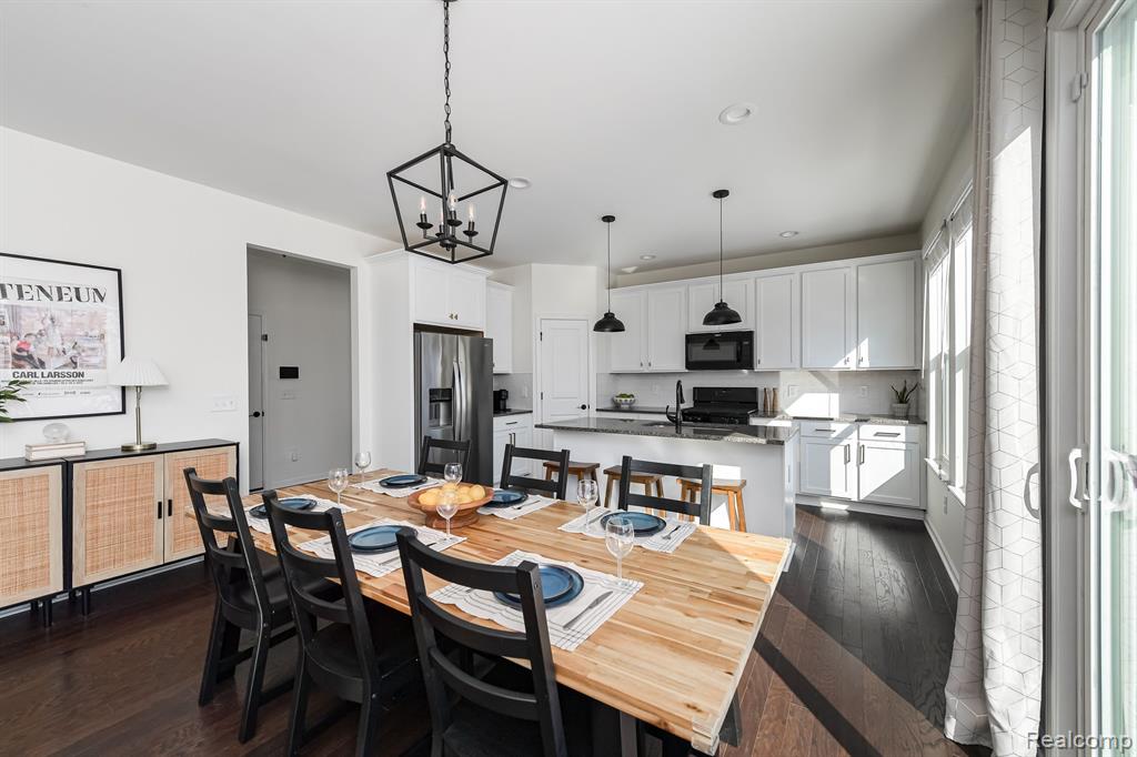 4314 Rolling Meadow Lane