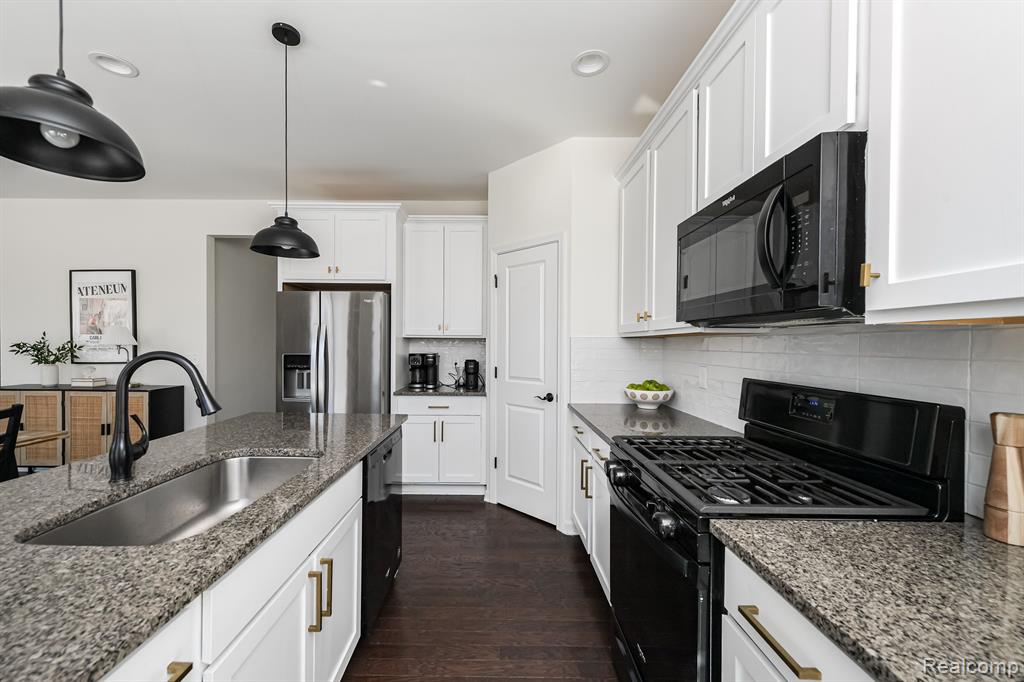 4314 Rolling Meadow Lane