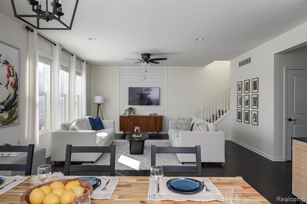 4314 Rolling Meadow Lane