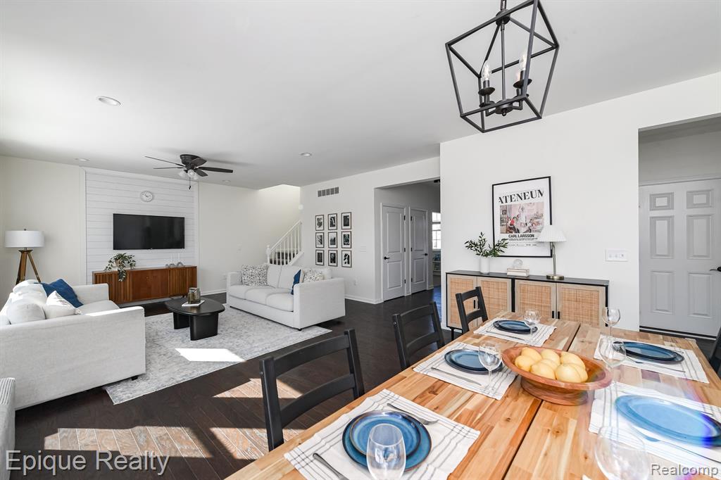 4314 Rolling Meadow Lane