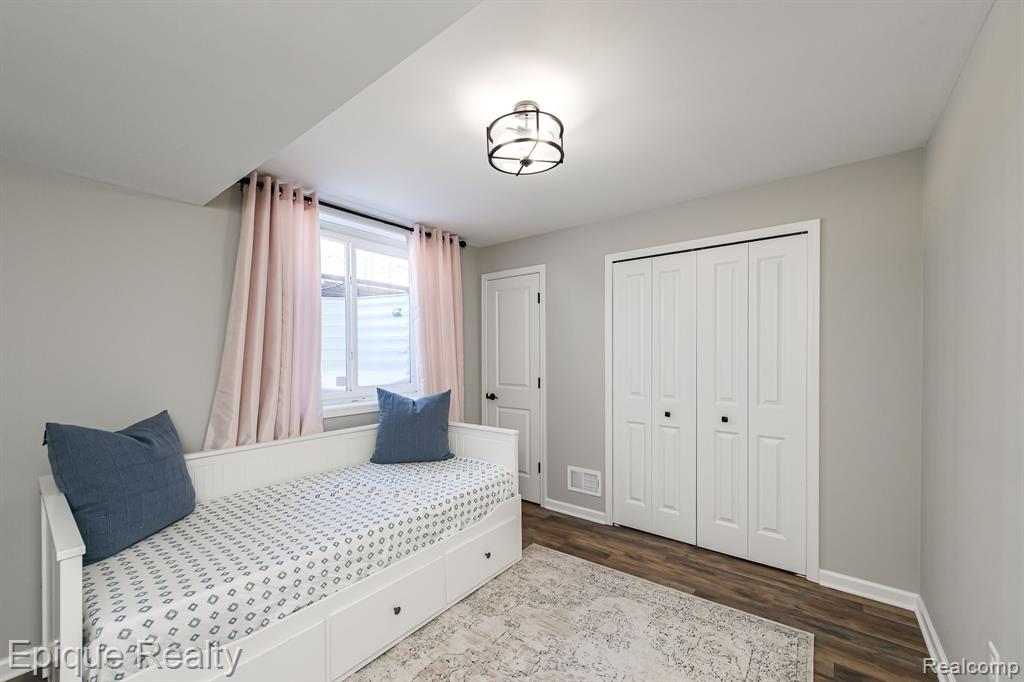 4314 Rolling Meadow Lane