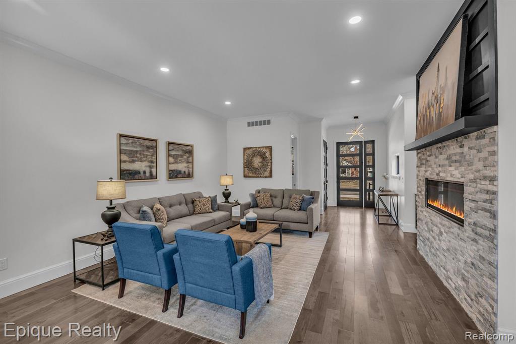 517 Catalpa Drive