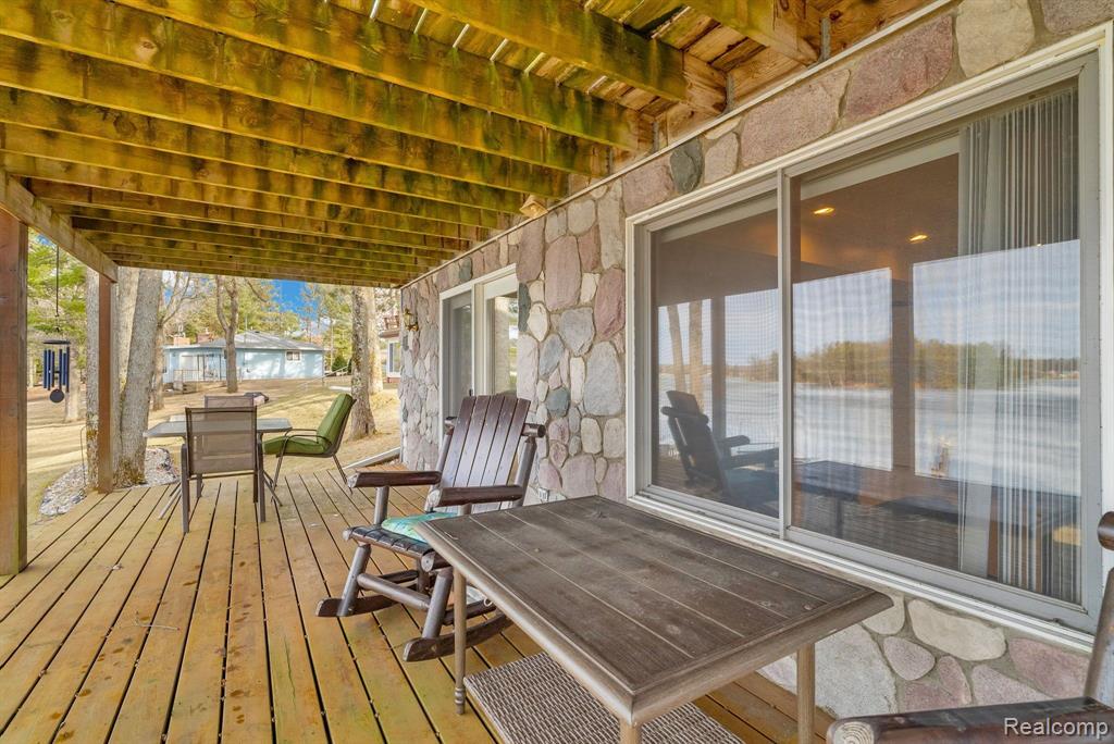 1617 S Ogemaw Trail