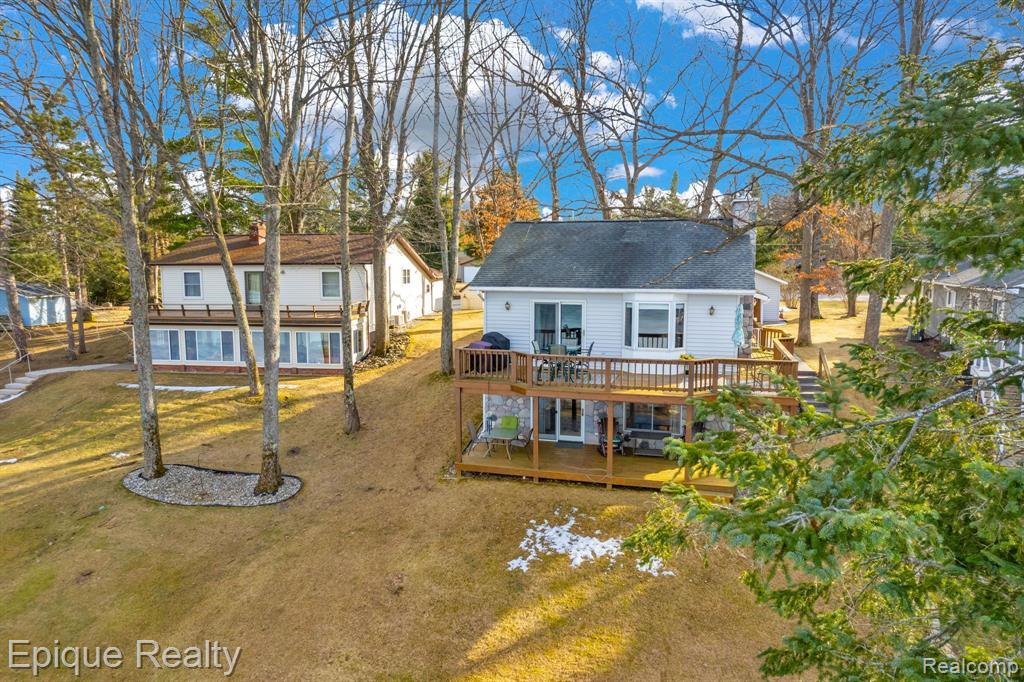 1617 S Ogemaw Trail
