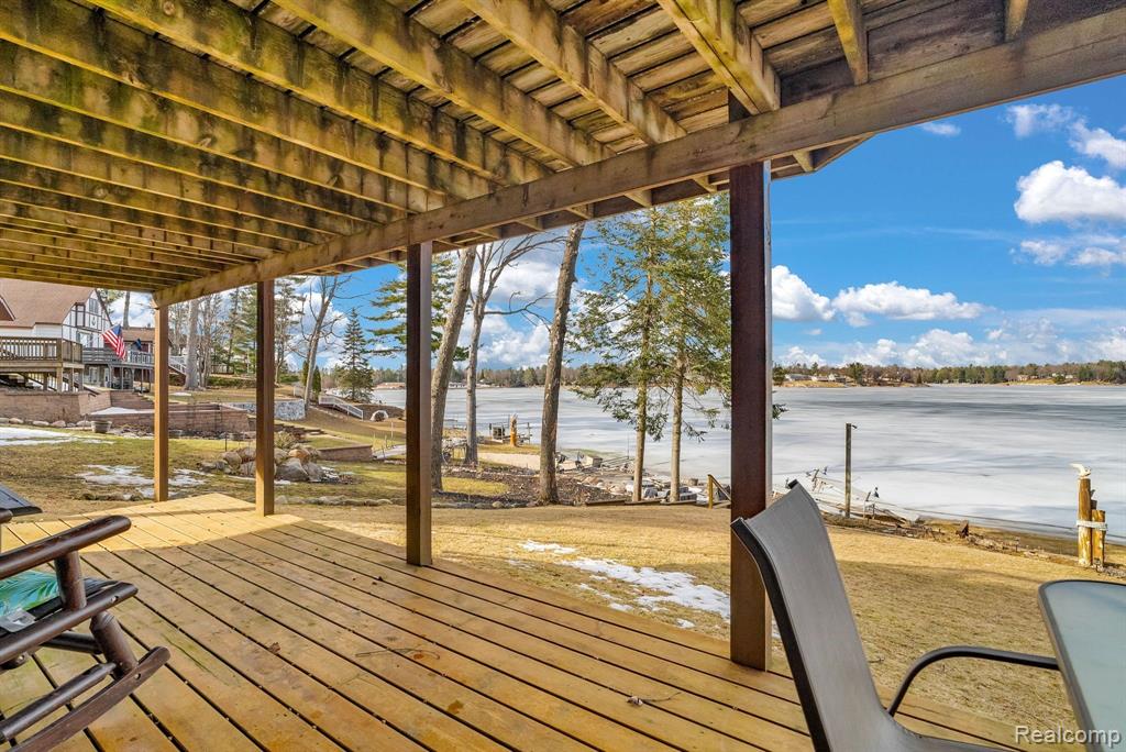 1617 S Ogemaw Trail