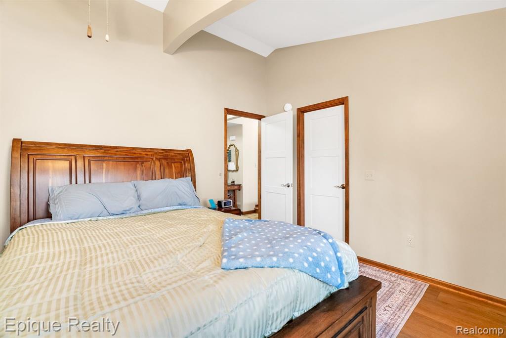 1617 S Ogemaw Trail