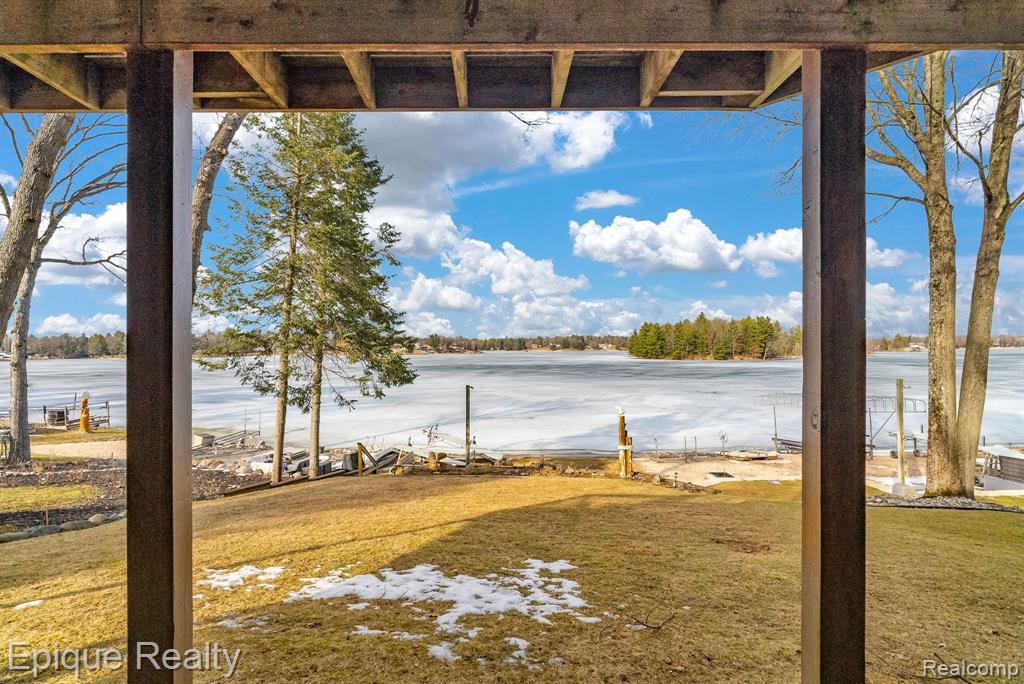 1617 S Ogemaw Trail
